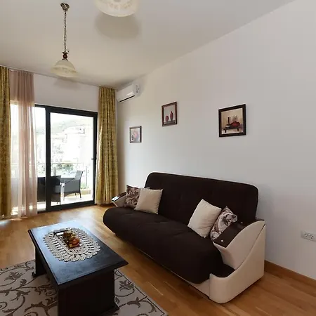 Lux Kristina Apartment Budva