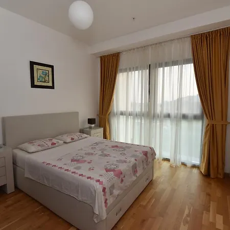 Lux Kristina Budva